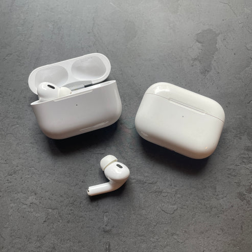 APPLE OG AIRPODS 2 GEN